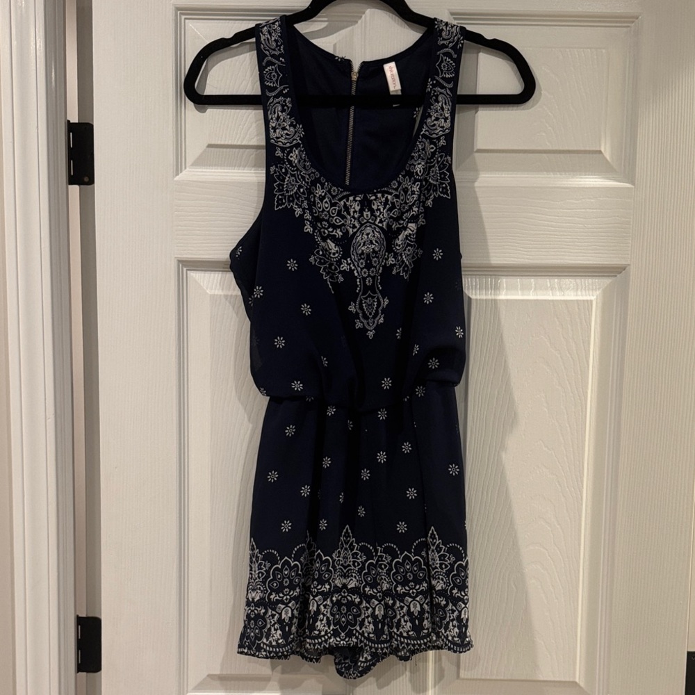 Xhilaration Navy and White Patterned Sleeveless Romper